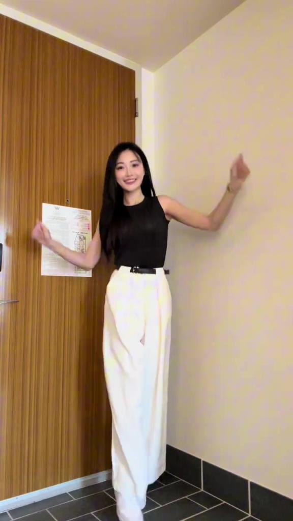 孟超曬自拍：常規(guī)賽正式收官啦，咱們季后賽見啦！