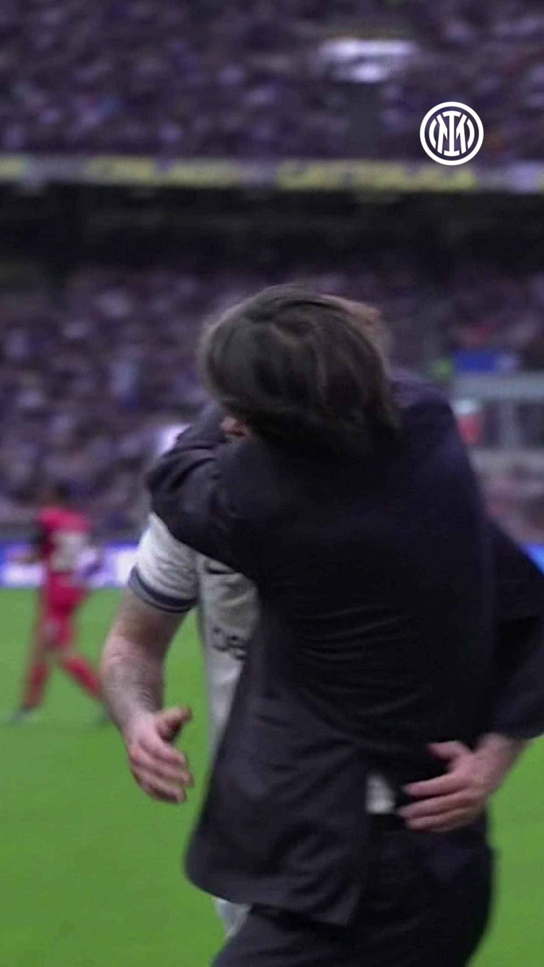 太銷(xiāo)魂，網(wǎng)友：阿瑙托維奇這腳傳球的確值得小因又摟又親